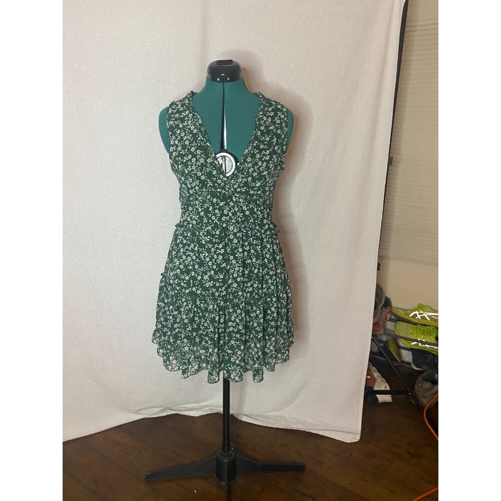 Justify green and white floral boho dress. Size medium